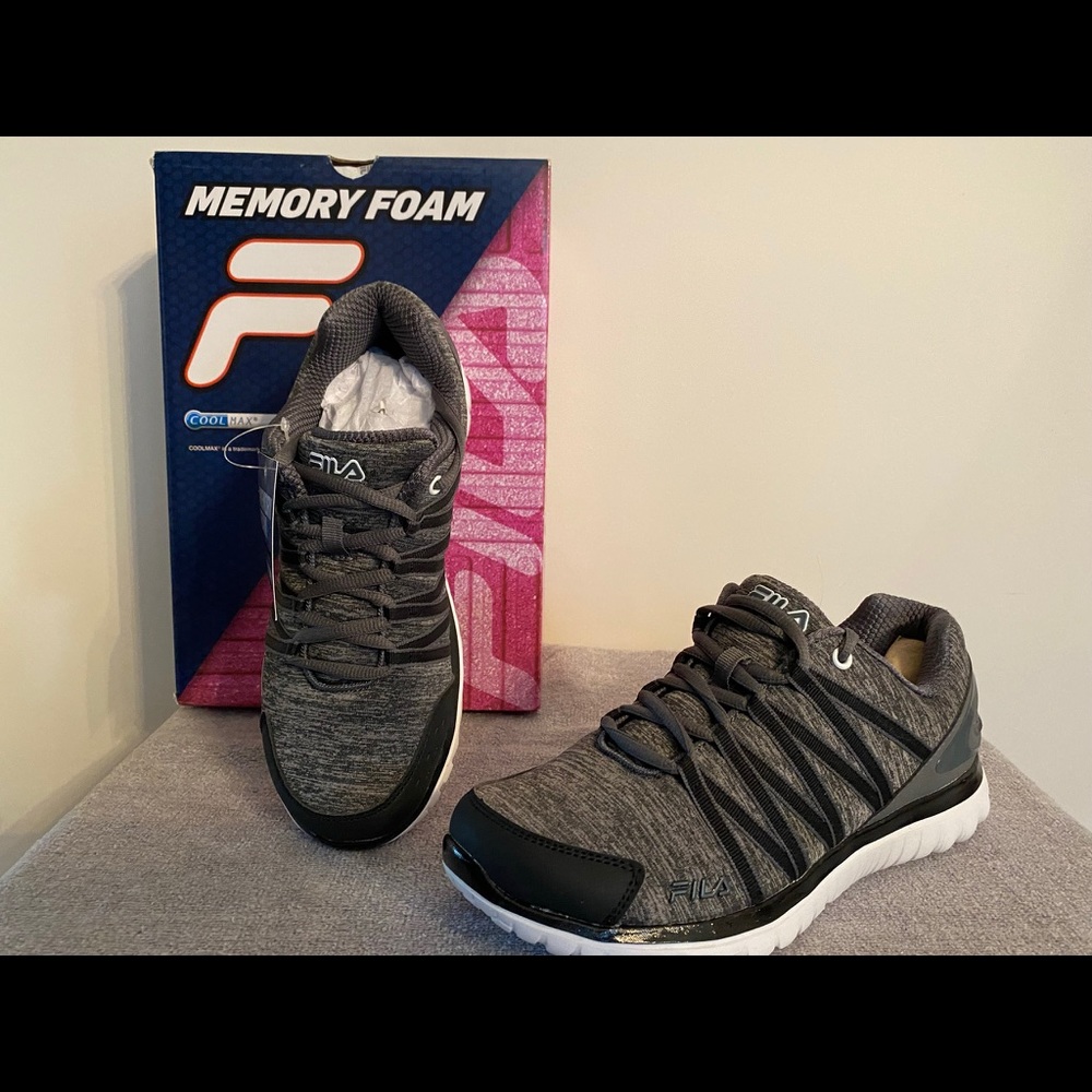 Fila Wmns Memory Asymmetric 8.5 NIB